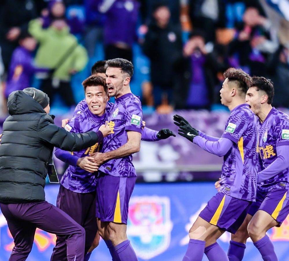 瞩目的中场 瞩目的中场